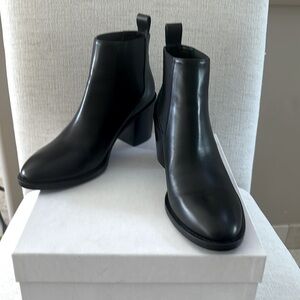 Jenni Kayne All Leather Chelsea Boots. Size 38. Black. Gorgeous!  NWT.